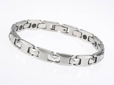 S026 - Titan Magnetarmband